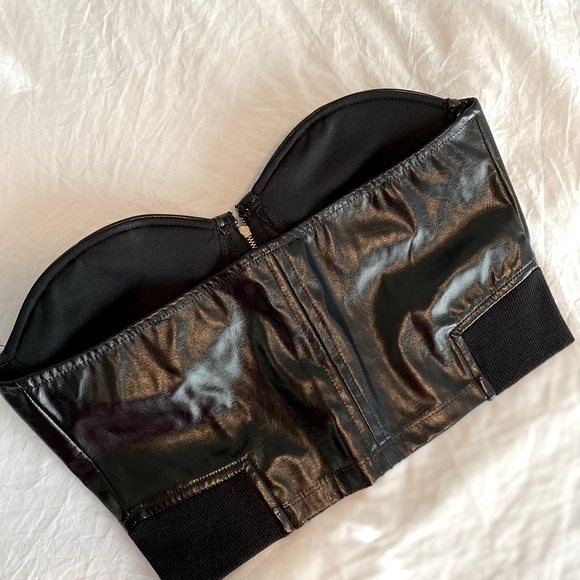 Black Top 🔝 - Picture 2 of 2